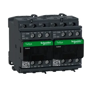 Reversing contactor, TeSys Deca, 3P(3 NO), AC-3, 0 to 440V, 9A, 24VDC coil, with electrical interlocking
