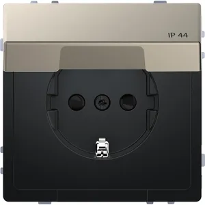 Priza cu capac IP44 obt, SysD nichel met