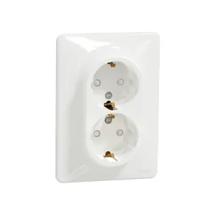 Sedna Design, Priza dubla 2P+E, cu obturatoare, alb