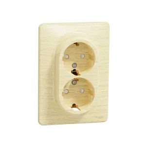 Sedna Elements, Priza dubla 2P+E, cu obturatoare, lemn